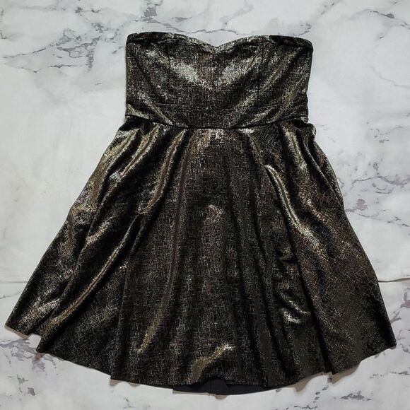 Free People Dresses & Skirts - Free People Black Metallic Velvet Strapless Mini Dress